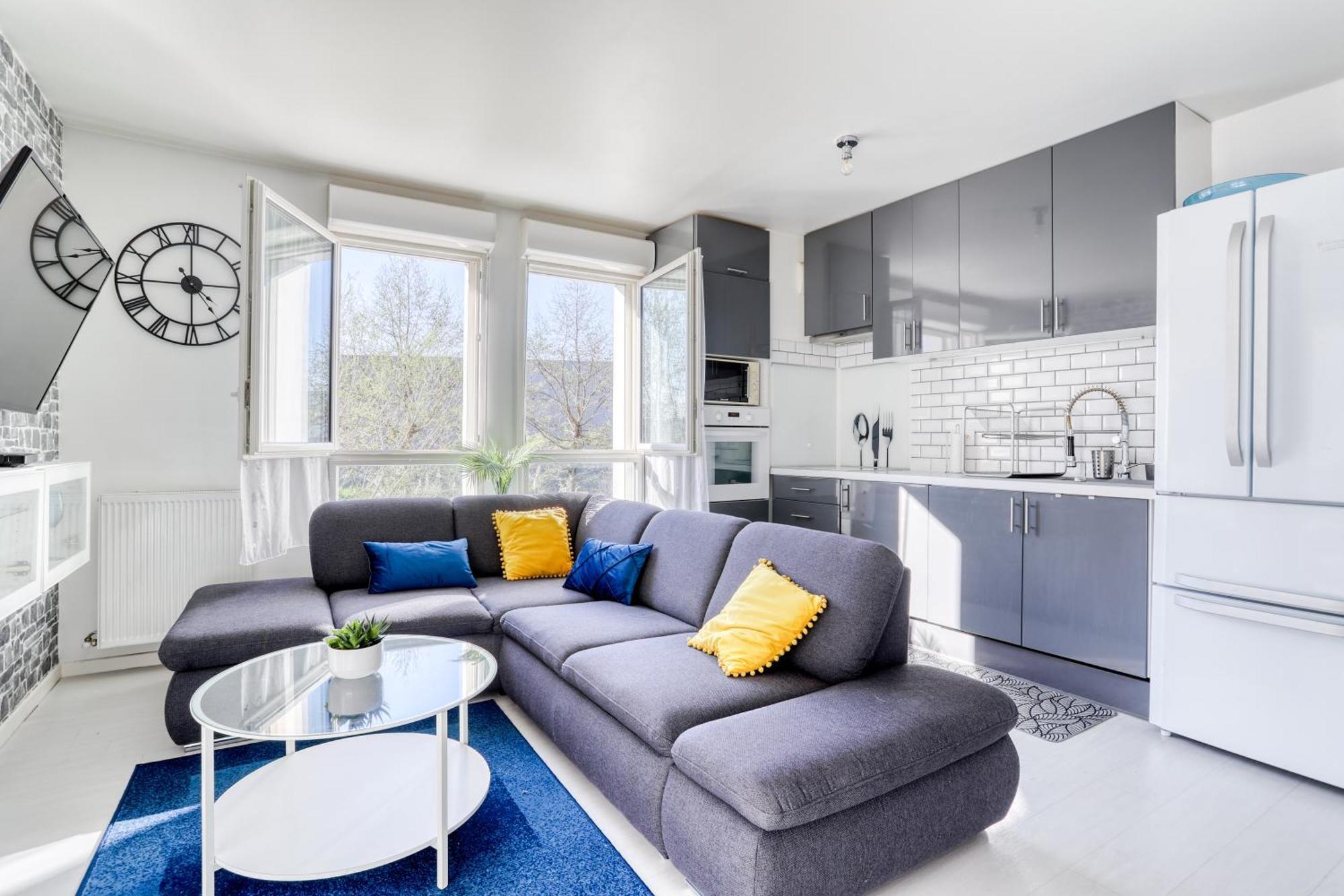 "Le Serenity ", Appartement Spacieux ,Balcon, Parking Prive Gratuit, Netflix, Proche Cdg Et Stade De France Stains Luaran gambar